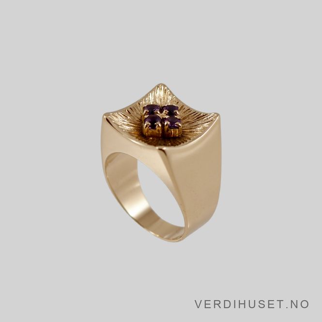 Hovedbilde Ring i 14 K gull med lilla stener