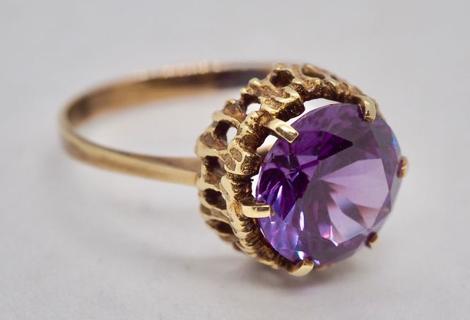 Hovedbilde Ring i 14 K gull med ametyst