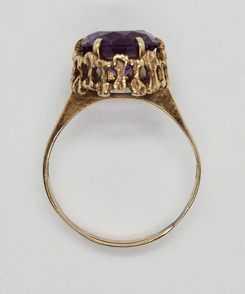 Ring i 14 K gull med ametyst