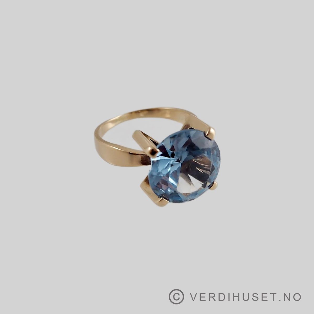 Ring i 14 K gull med blå sten