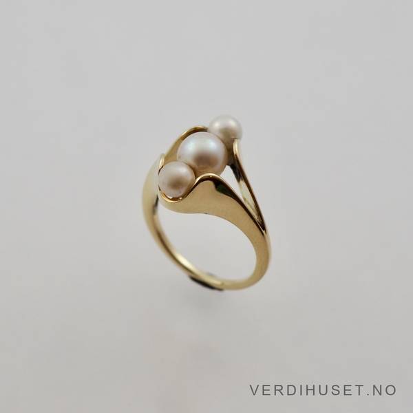 Hovedbilde Ring i 14 K gull med 3 perler