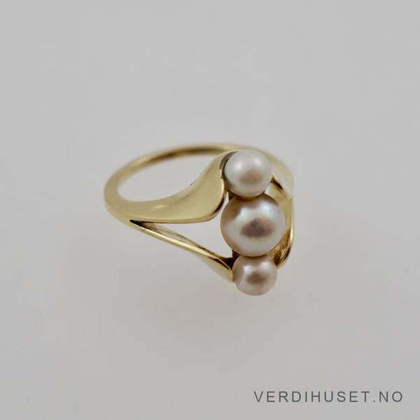 Hovedbilde Ring i 14 K gull med 3 perler