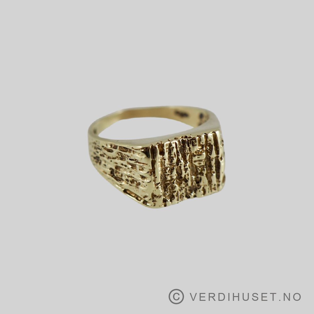 Ring i 14 K gull