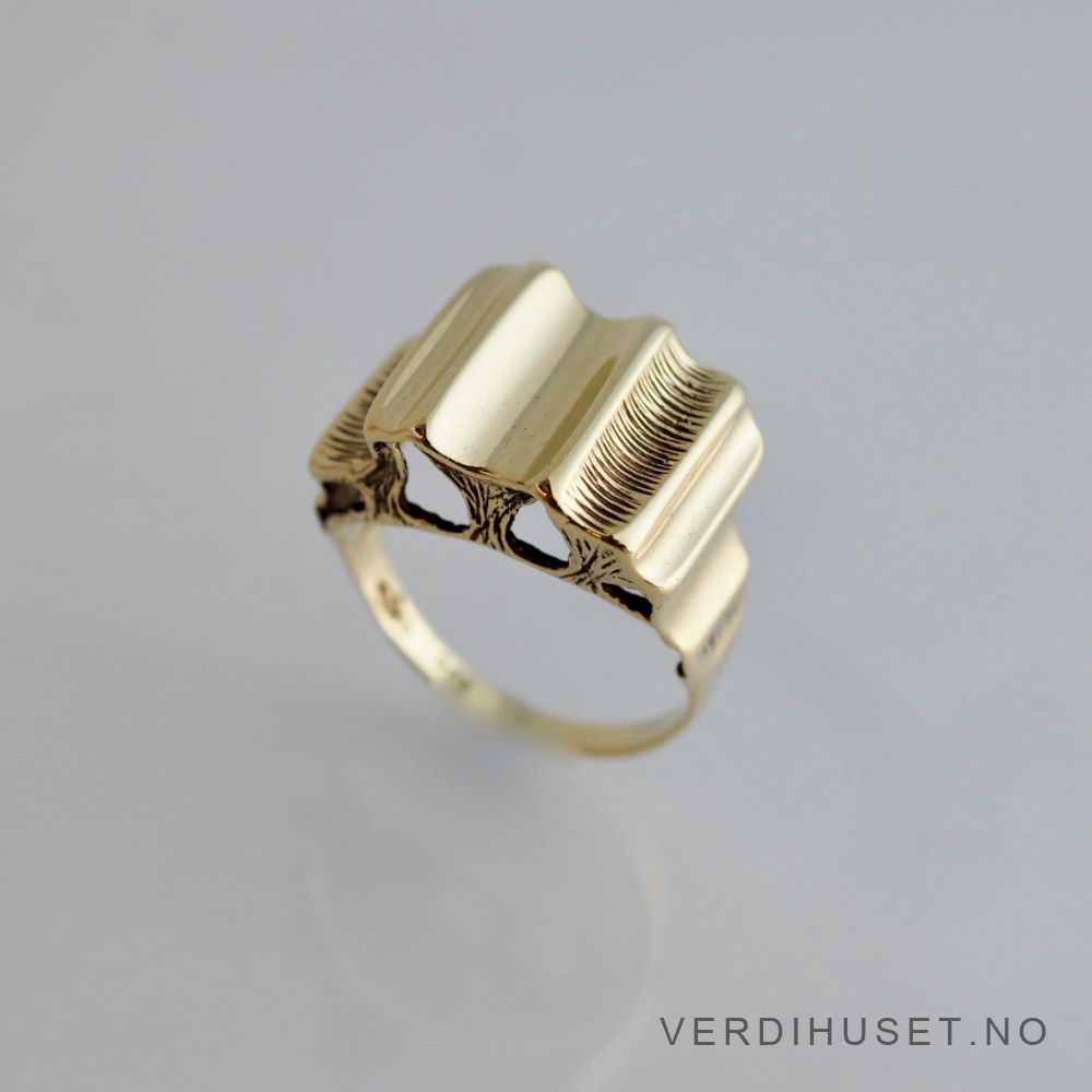 Ring i 14 K gull