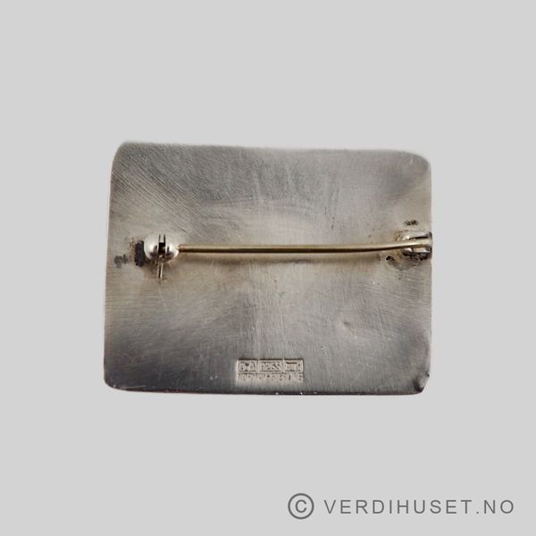 Hovedbilde Brosje i sølv med matt emalje - D-A