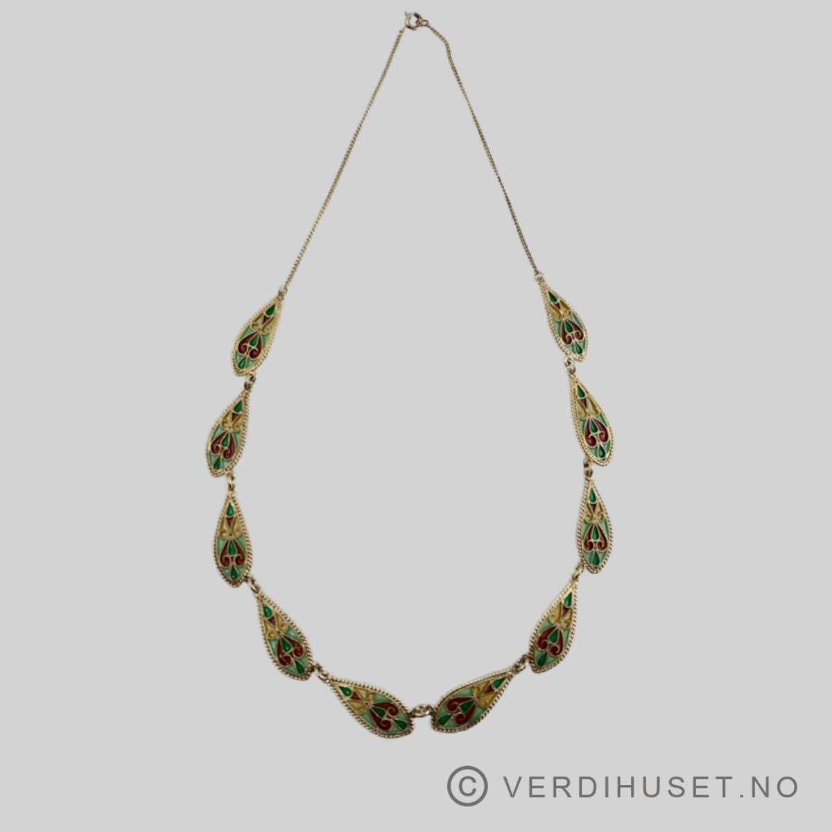 Halssmykke i forgylt sølv med vindusemalje