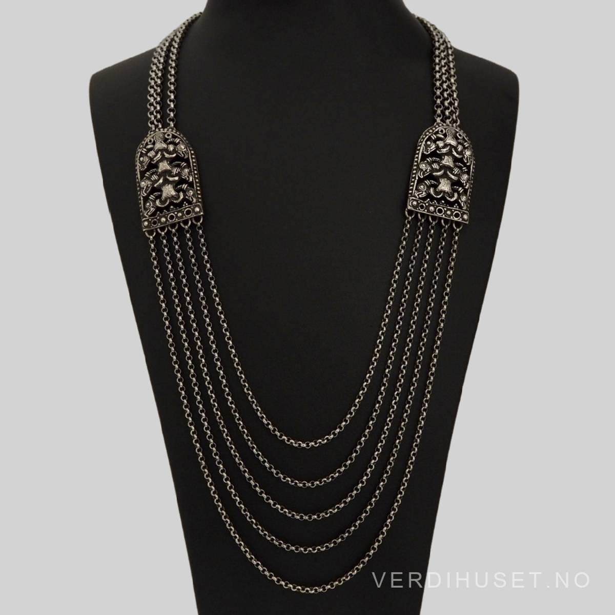 Halssmykke i sølv - D-A