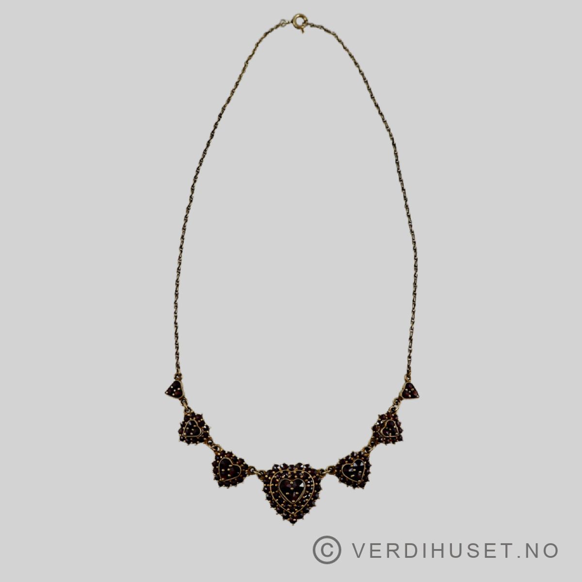 Halssmykke i forgylt sølv med granater