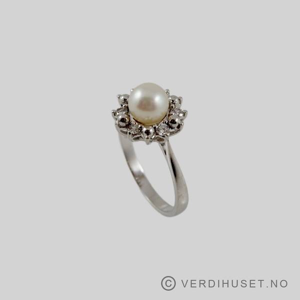 Hovedbilde Ring i 14 K hvitt gull med perle og blanke stener
