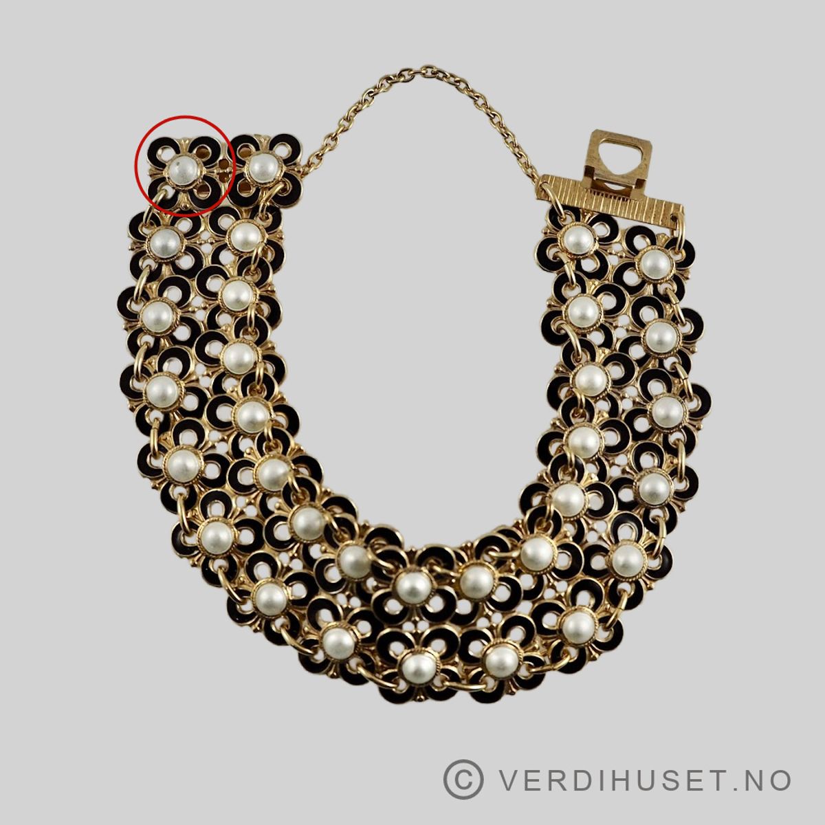 Armbånd i forgylt sølv med sort og hvit emalje - D-A