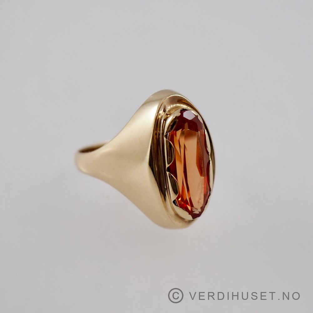 Ring i 14 K gull med orange sten