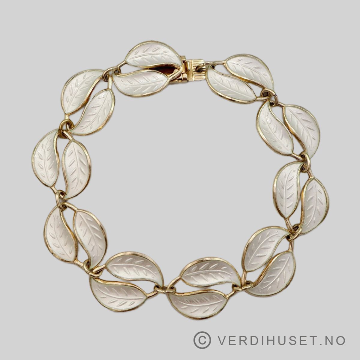 Armbånd i forgylt sølv med hvit emalje - D-A