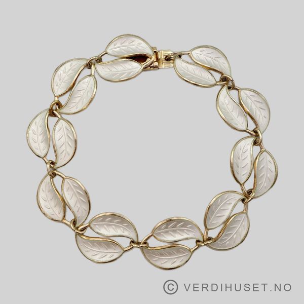 Hovedbilde Armbånd i forgylt sølv med hvit emalje - D-A