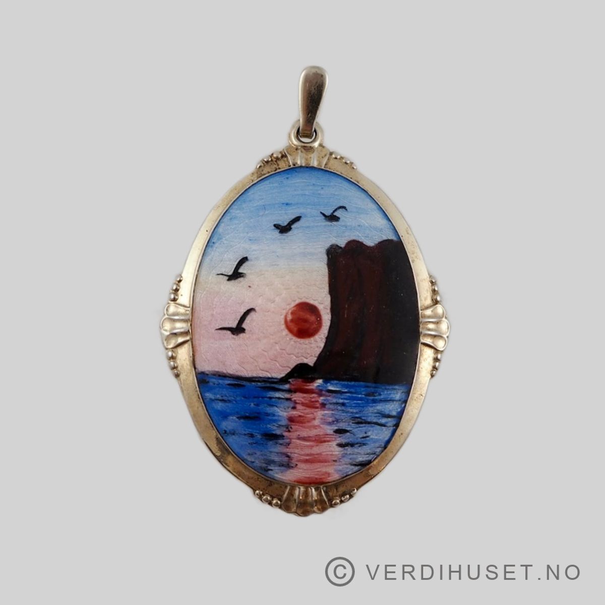 Anheng i forgylt sølv med emalje