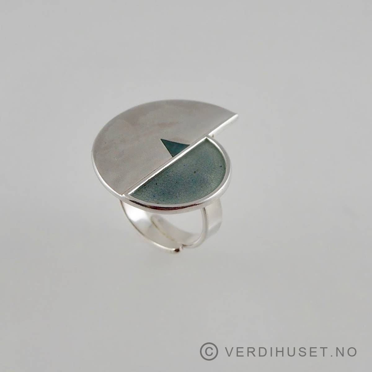 Ring i sølv med grå emalje
