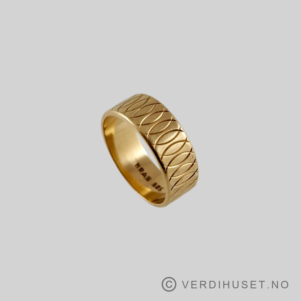 Ring i 14 K gull
