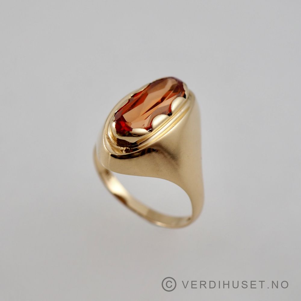 Ring i 14 K gull med orange sten