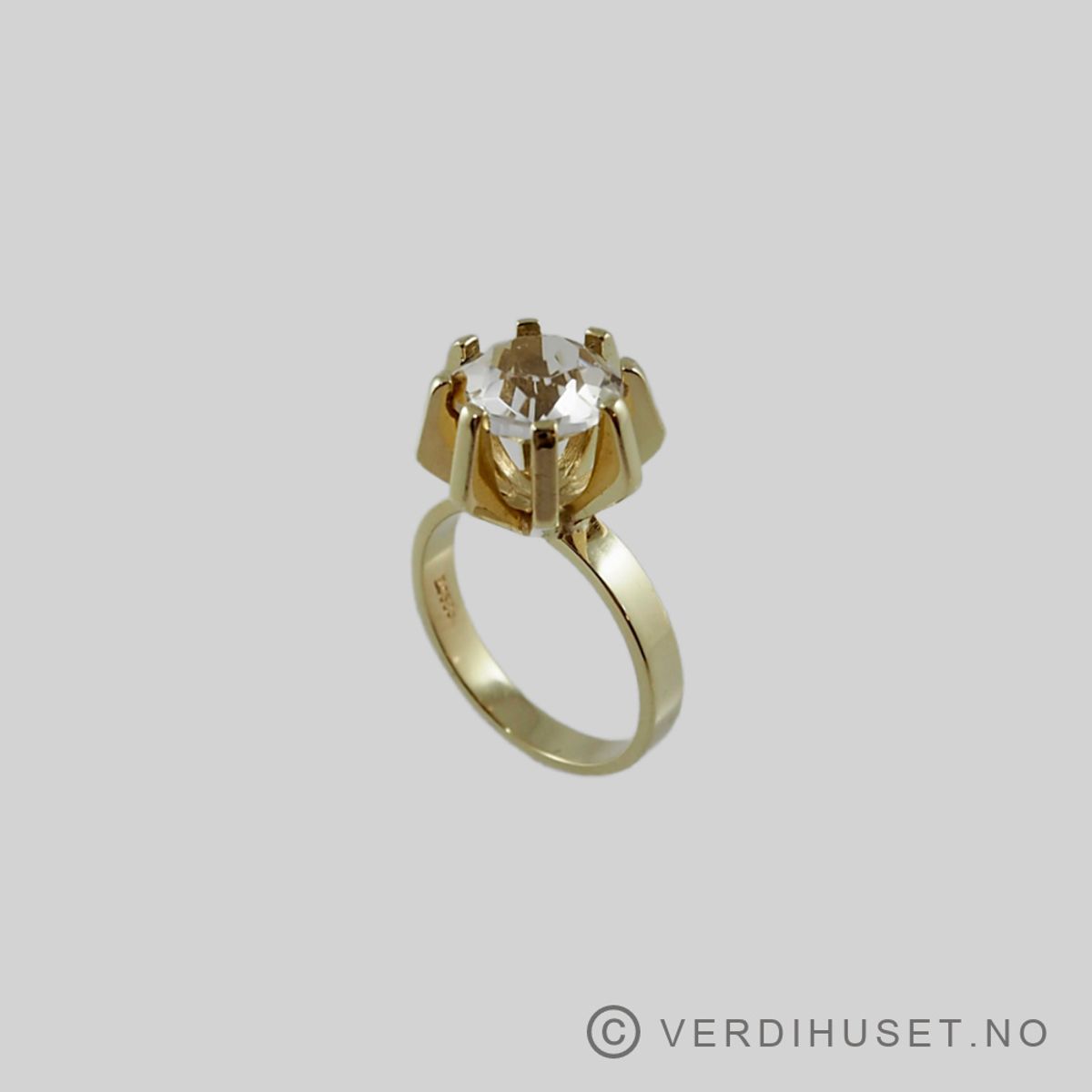 Ring i 14 K gull med blank sten